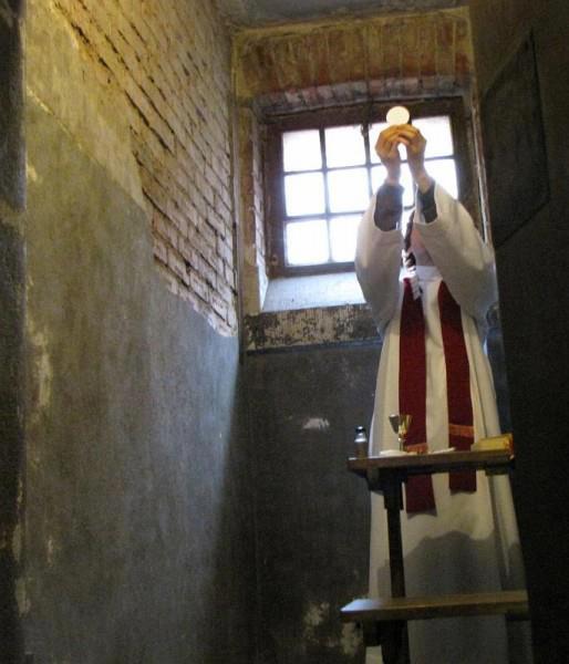 253170_410473445682583_561494539_n