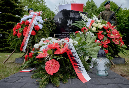 W hołdzie poległym za Ojczyznę – fotorelacja Jacka Ogórka